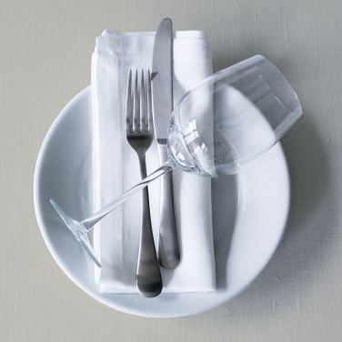 B9b_CTA_Button Plate, Cutlery and Glass